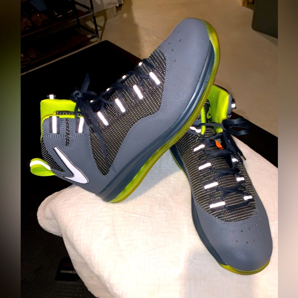 Nike Air Max Darwin 360 size 12